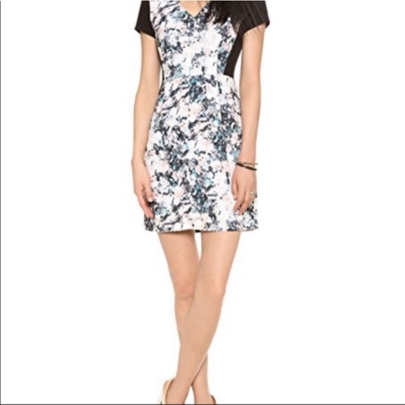 Medium Floral pastel print with black colour blocking - Picture 2 of 4